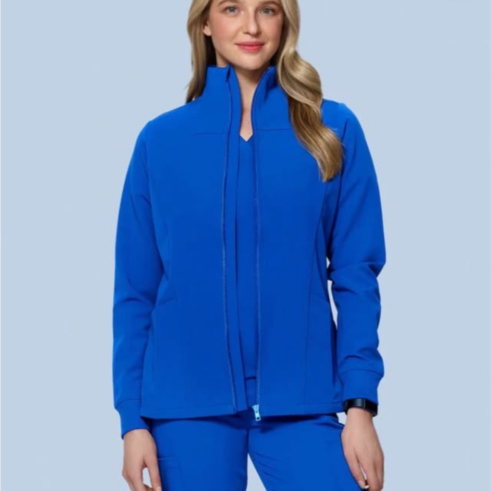 Woman's Mandala zip up
Modern scrub jacket M like new